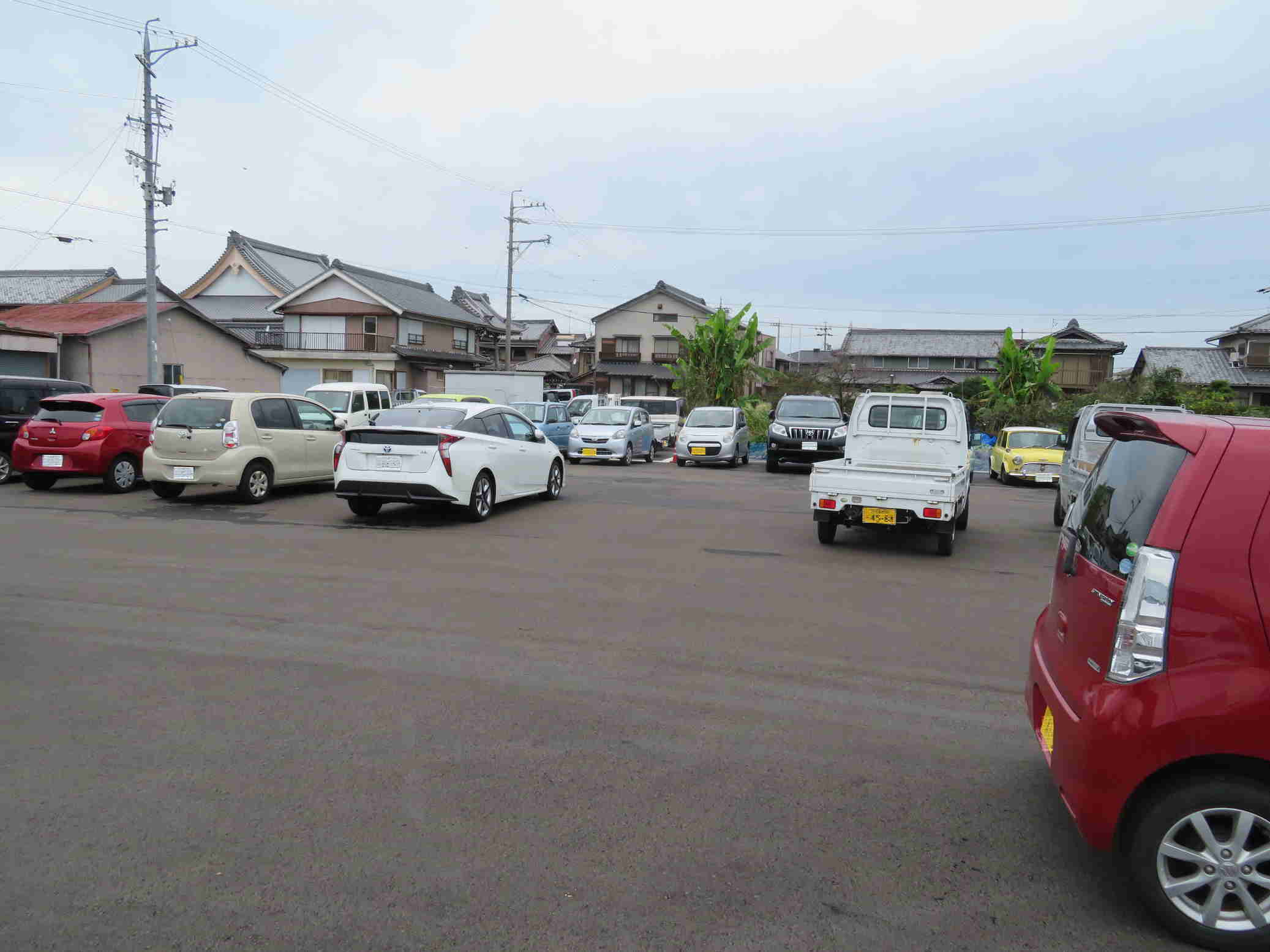愛知県愛西市稲葉町西光寺の東南側駐車場